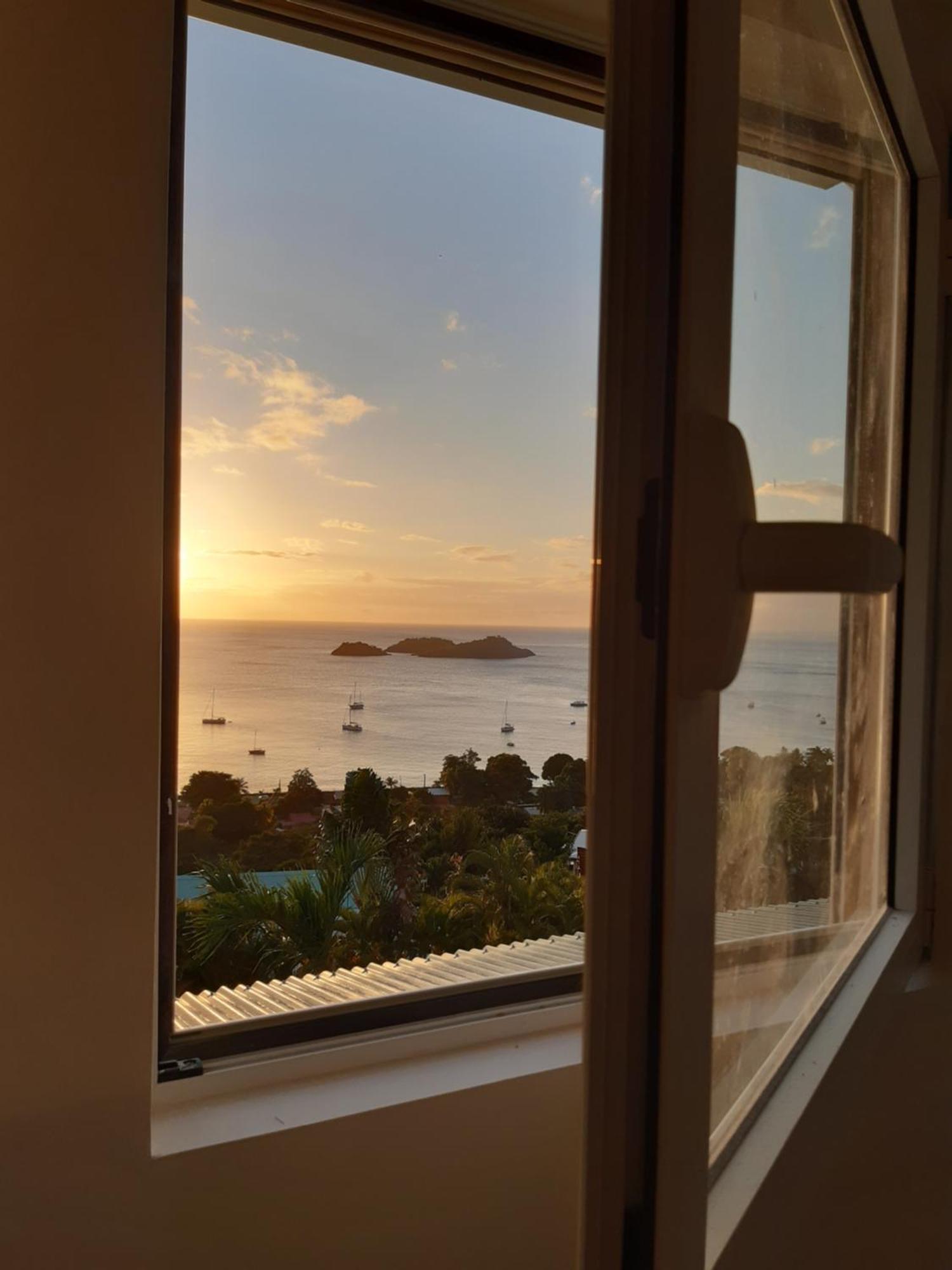 Logements Vue Mer Acces Piscine En Guadeloupe Bouillante Luaran gambar