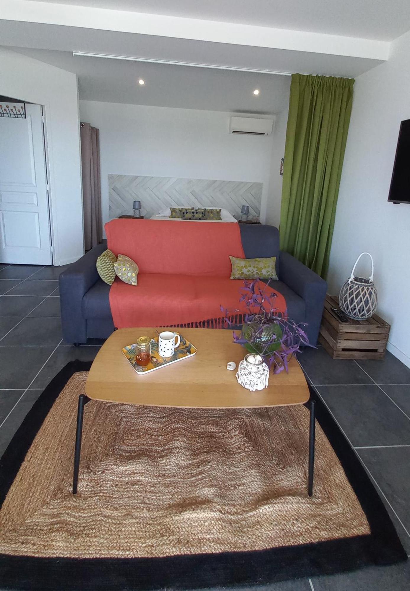 Logements Vue Mer Acces Piscine En Guadeloupe Bouillante Luaran gambar